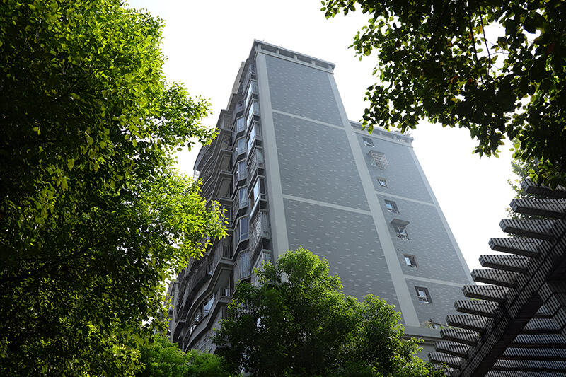 江津中学教学楼外墙侧面