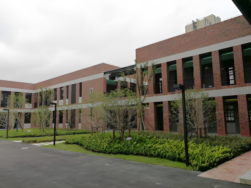 上海师范大学附属学校教学楼软瓷侧面展示