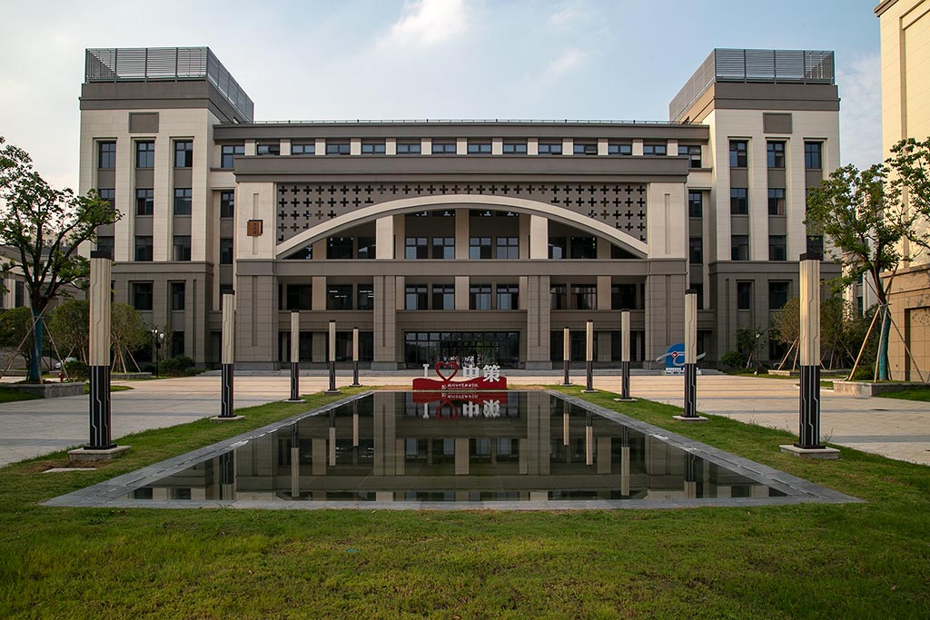 杭州中策职业学校花岗岩外墙正面展示